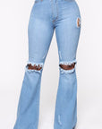 Knee Rip Flare Jean in Medium Wash