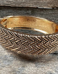 Gold Dot and Line Fashion Cuff XI136