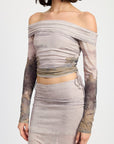 PRINTED OFF SHOUDER RUCHED TOP