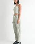 VEST WITH HOOK AND EYE FRONT CLOSURE
