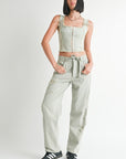 VEST WITH HOOK AND EYE FRONT CLOSURE