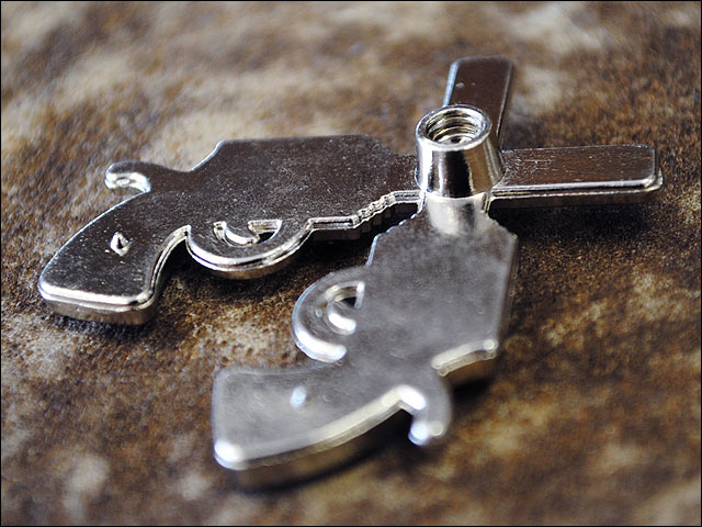 Western Screw Back Concho Crystal Bling Cross Pistol Saddle Cowgirl