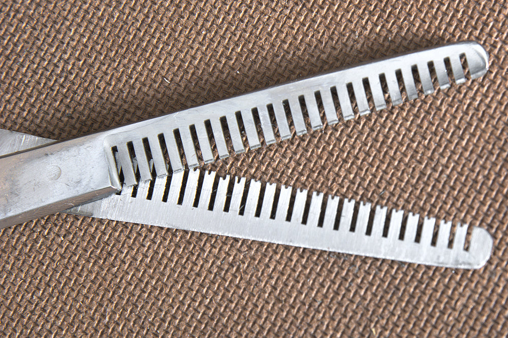 Hilason Western Sharp Barber Thinning Scissor For Hair Cutting
