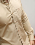 Men’s Single Pocket Logo Modern Fit Stretch Dress Shirt - Beige
