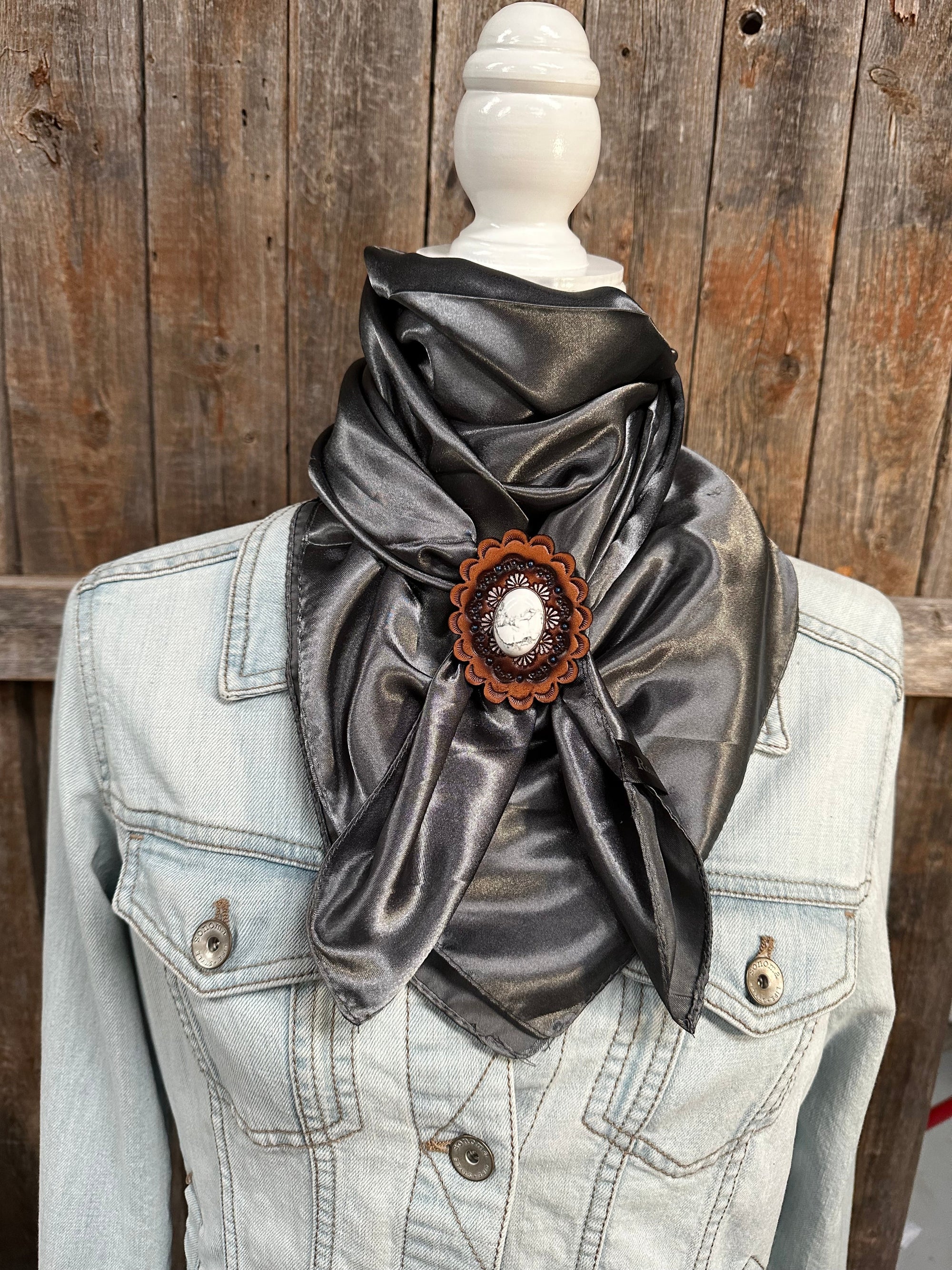 35X35" Solid Silver/Grey Wild Rag / Scarf -R102CABWT Slide WRSC15C