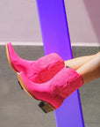 Z5137 - WOMEN'S EMBROIDERY FUCHSIA SNIP TOE ANKLE BOOT