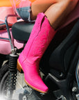 Z5138 - WOMEN'S EMBROIDERY FUCHSIA SNIP TOE COWBOY BOOT