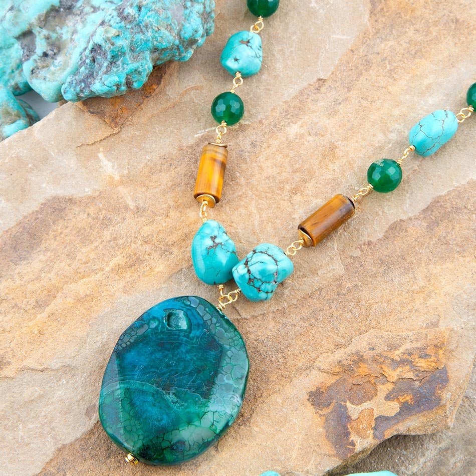 Grotto Green Agate Pendant Golden Necklace