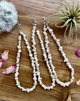 White chipped choker