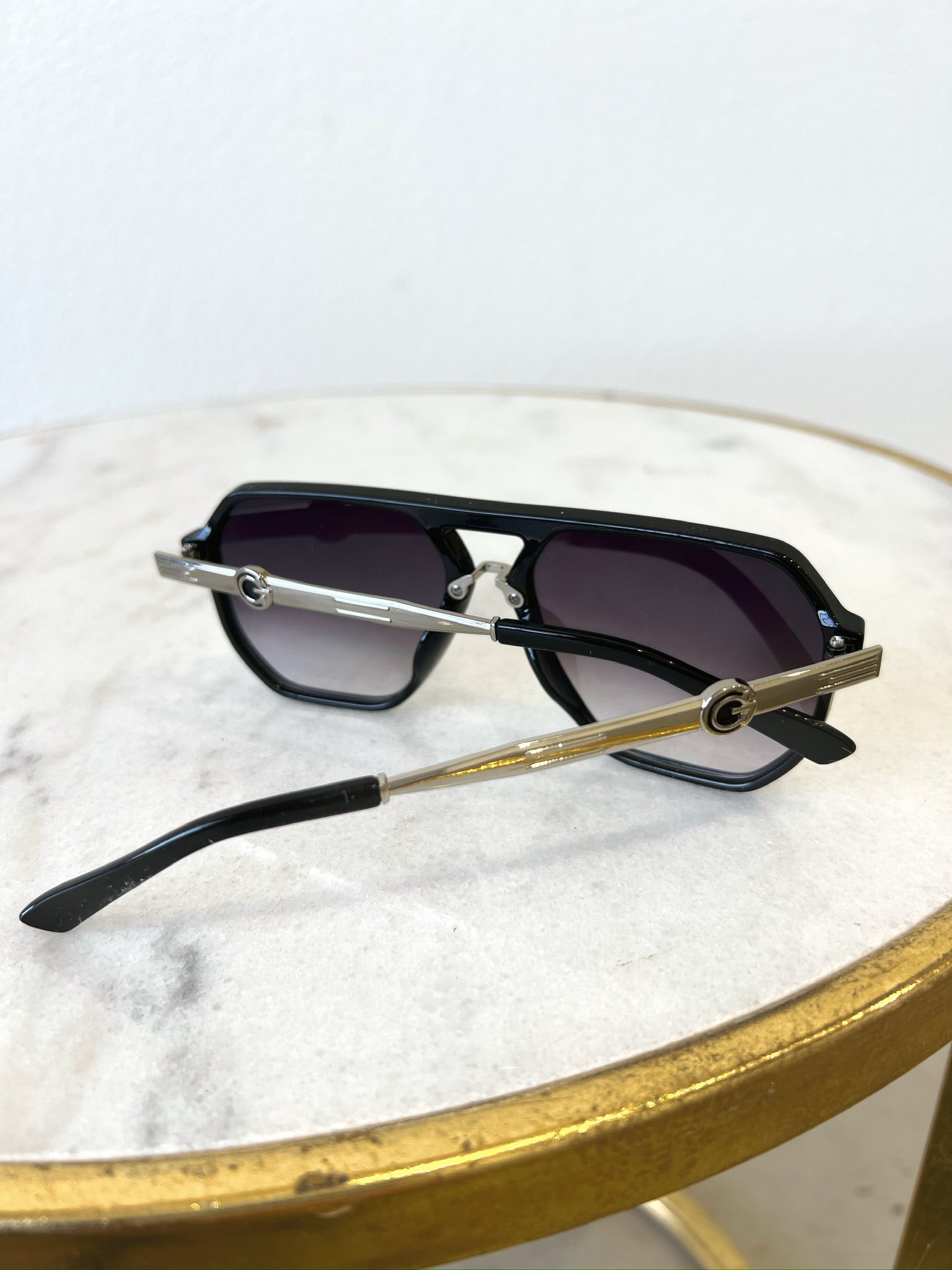 The Thin Frame Sunglasses