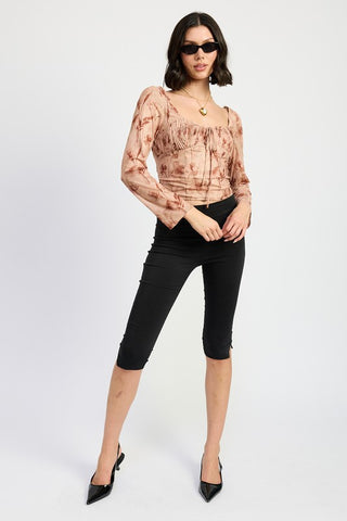 SWEETHEART SQUARE NEKC FLORAL TOP