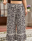 Plus Size Leopard Reverse Seam Patch Pocket Pants