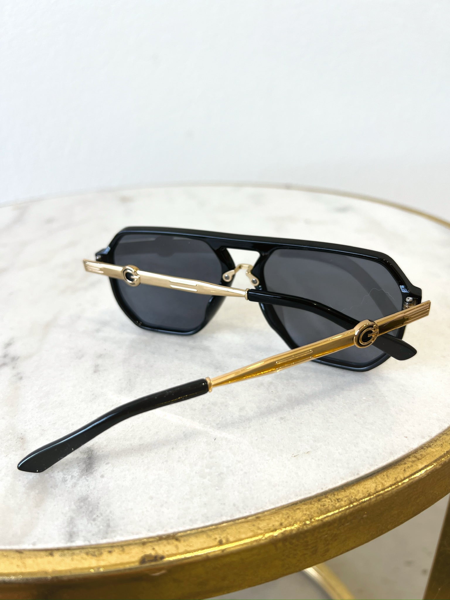 The Thin Frame Sunglasses