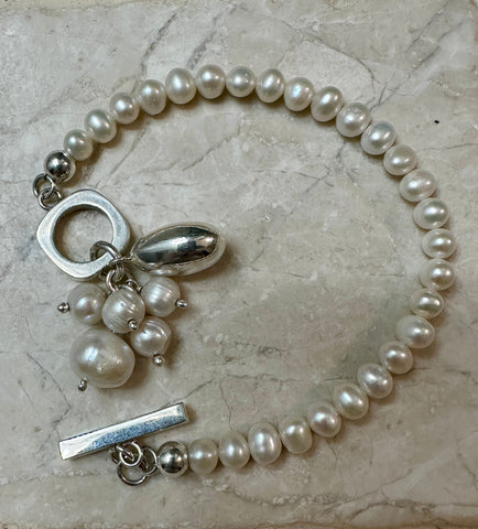 PEARL CLUSTER BRACELET WITH SILVER TEARDROP & TOGGLE