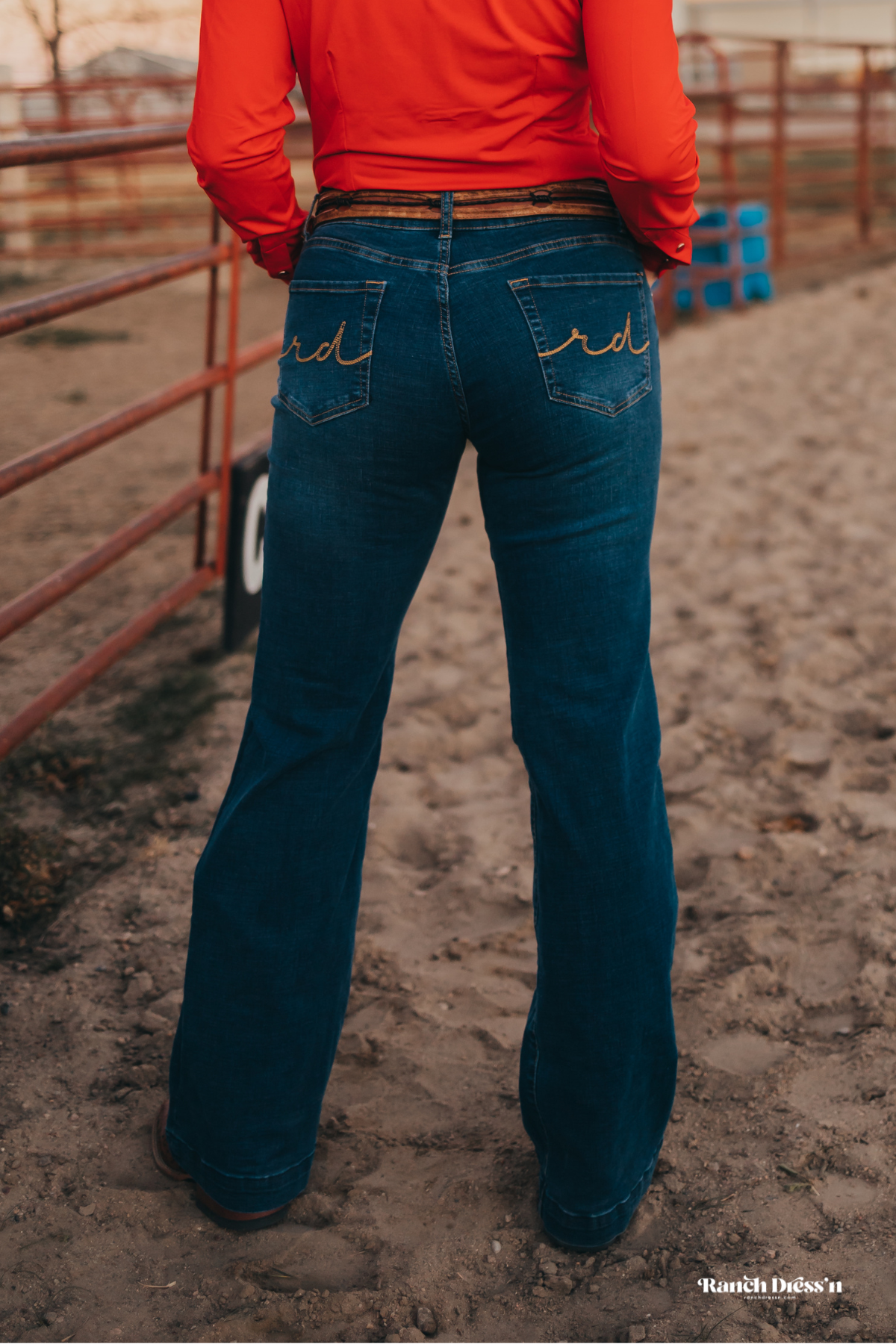 SIGNATURE TROUSER MEDIUM WASH