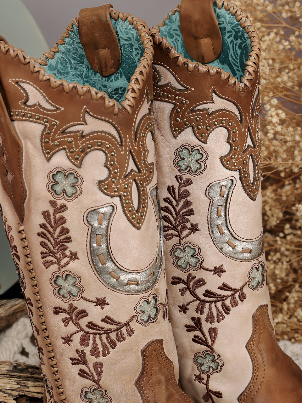 A4863 - WOMEN&#39;S HONEY HORSESHOE OVERLAY EMBROIDERY STUDS HANDWOVEN SNIP TOE COWBOY BOOT