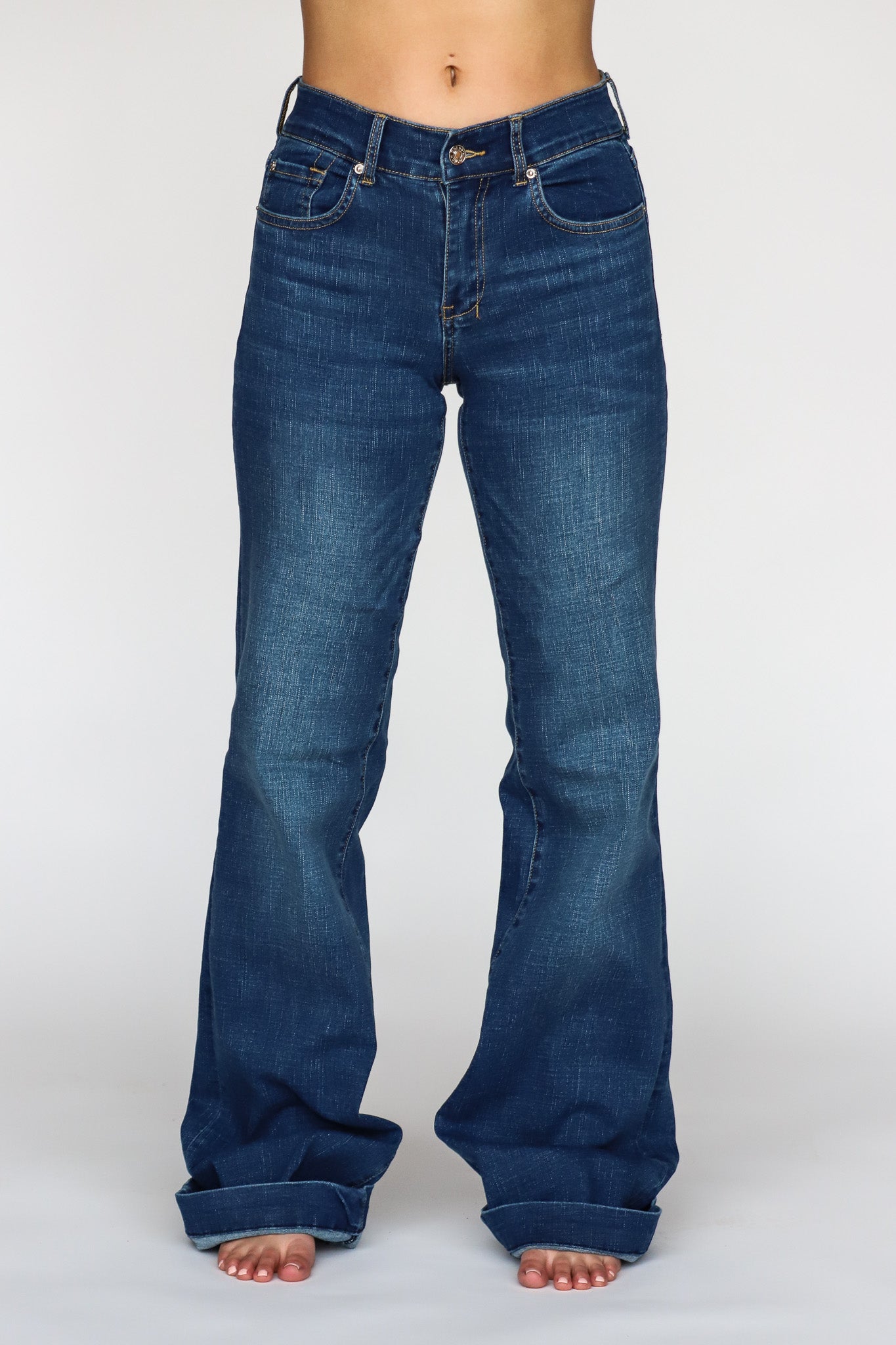 SIGNATURE TROUSER MEDIUM WASH