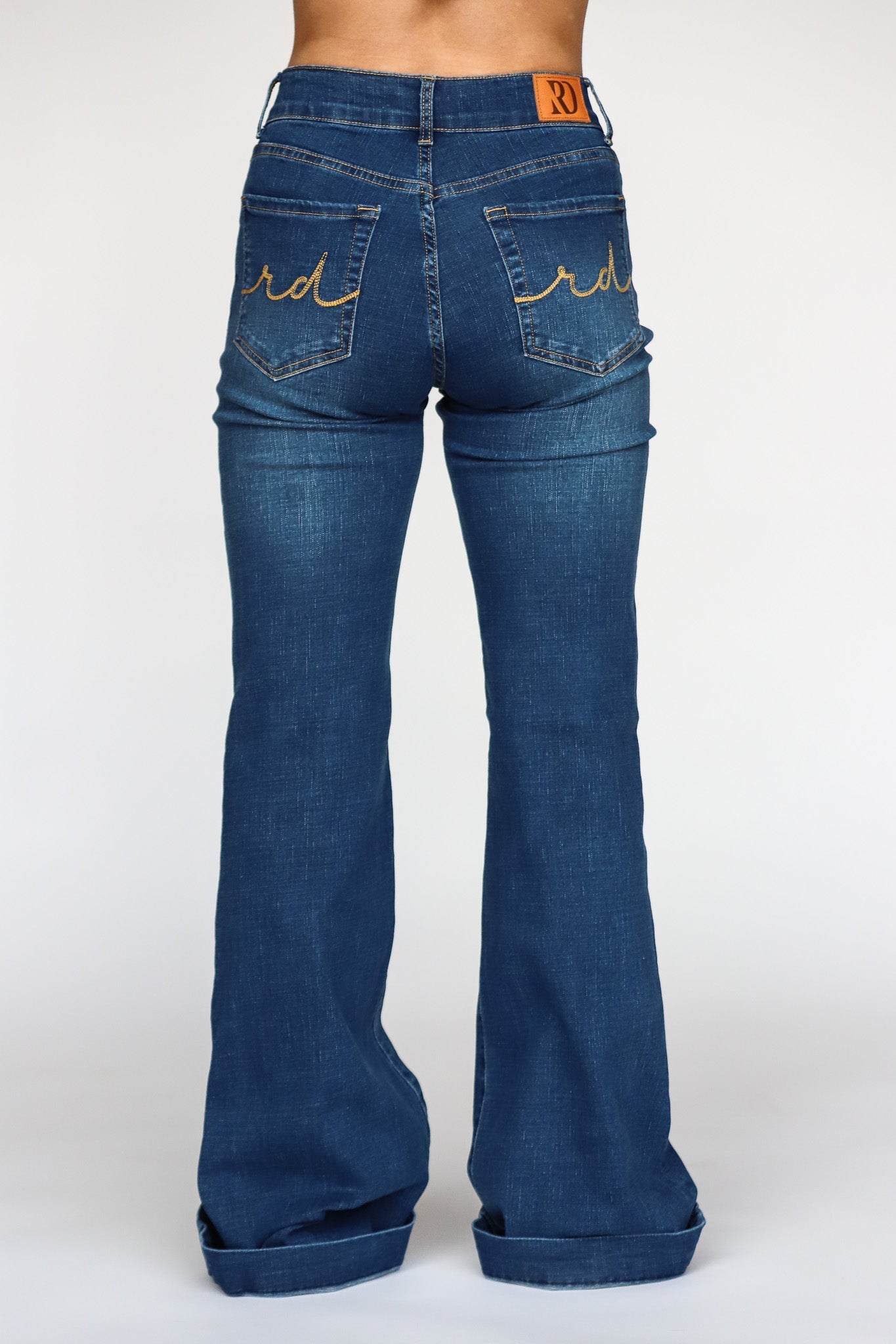 SIGNATURE TROUSER MEDIUM WASH