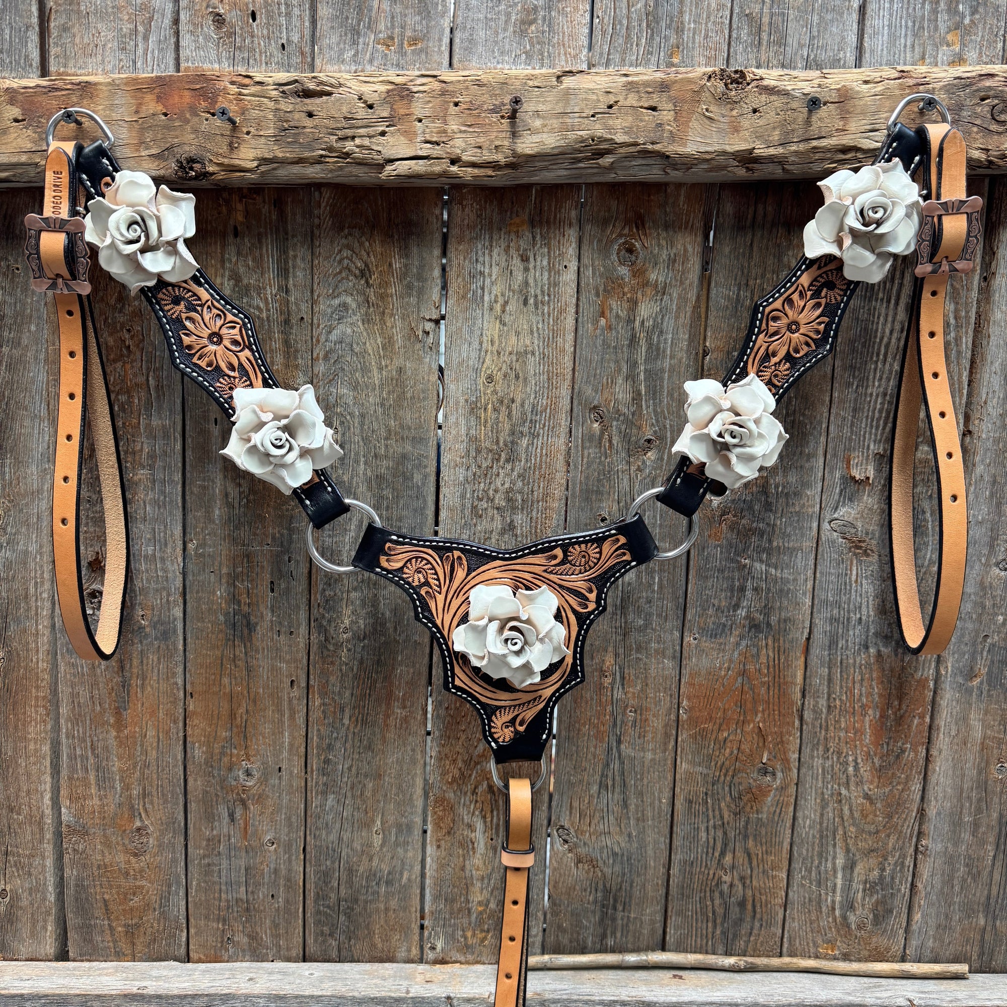 Two Tone Floral Triangle White Rose One Ear / Gladiator Breastcollar Tack Set 