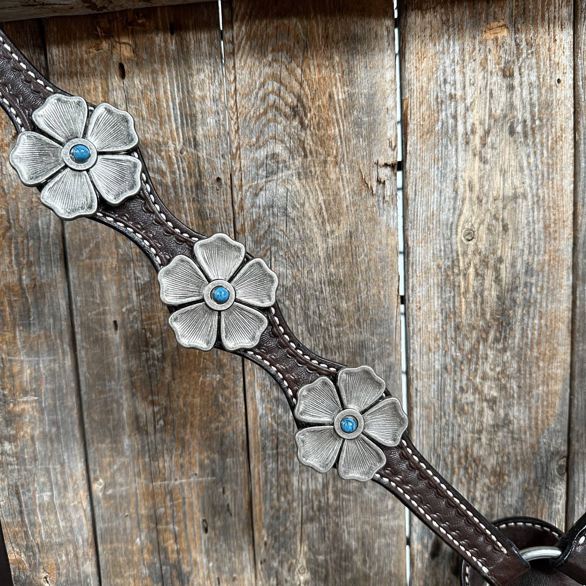 Dark Oil Silver Flower Breastcollar 