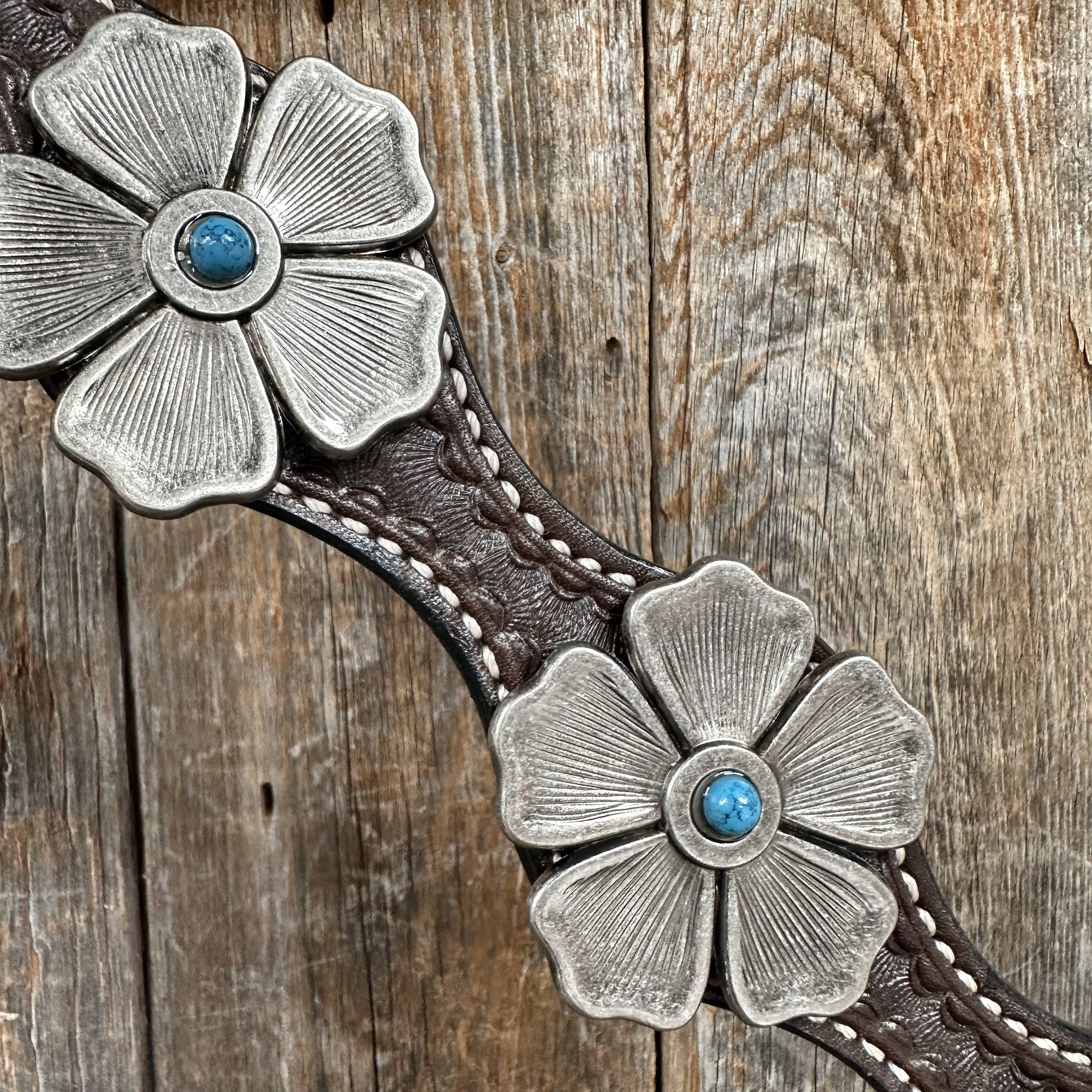 Dark Oil Silver Flower Breastcollar 
