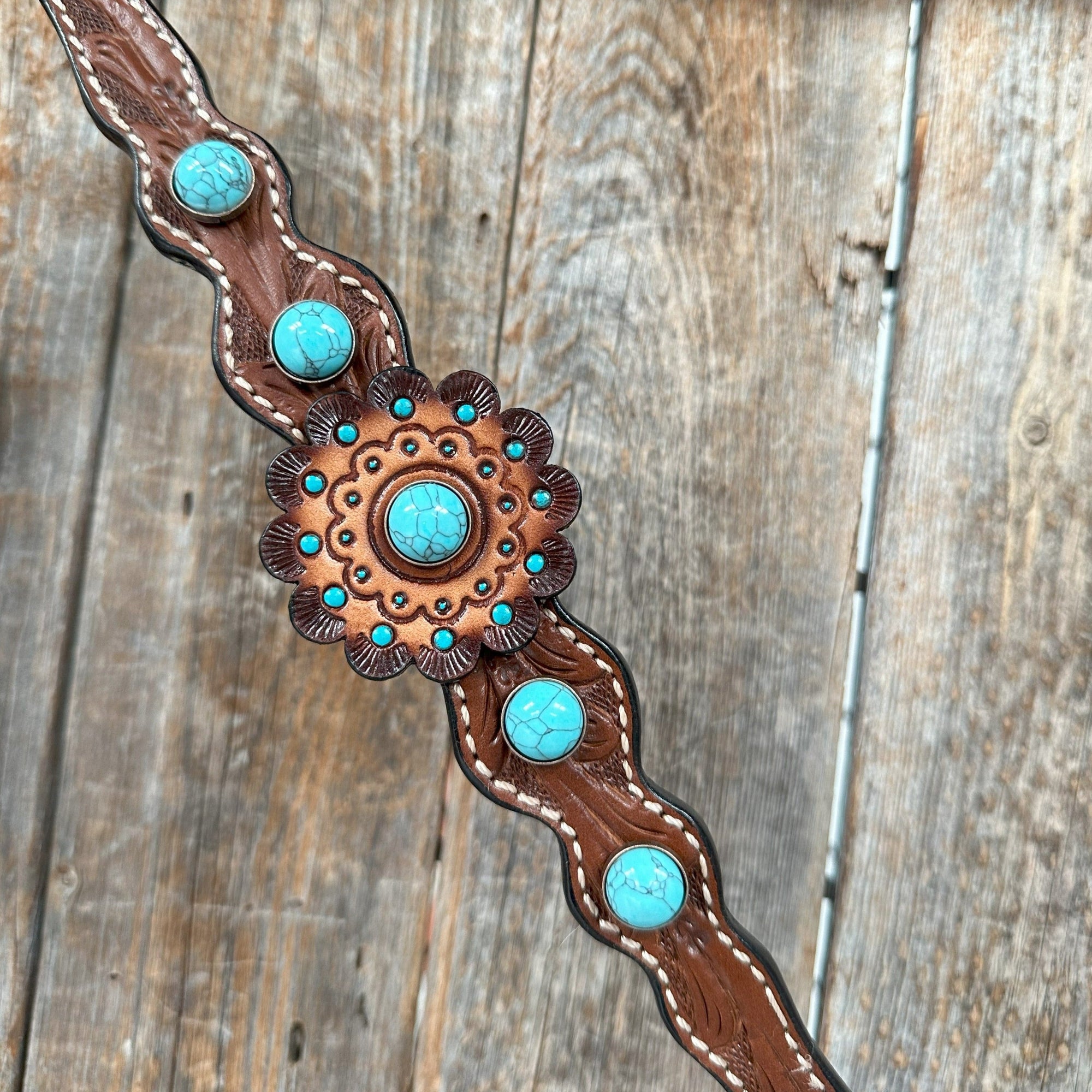 Medium Oil Floral Rosettes and Turquoise One Ear/ Breastcollar Tack Set 