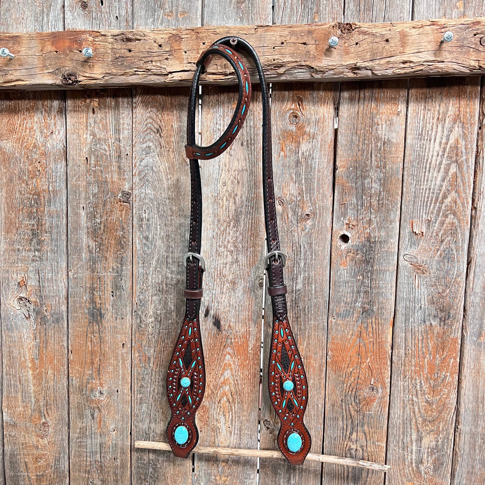 Dark Oil Hand Painted Turquoise Cabochons One Ear and Breastcollar Tack Set 