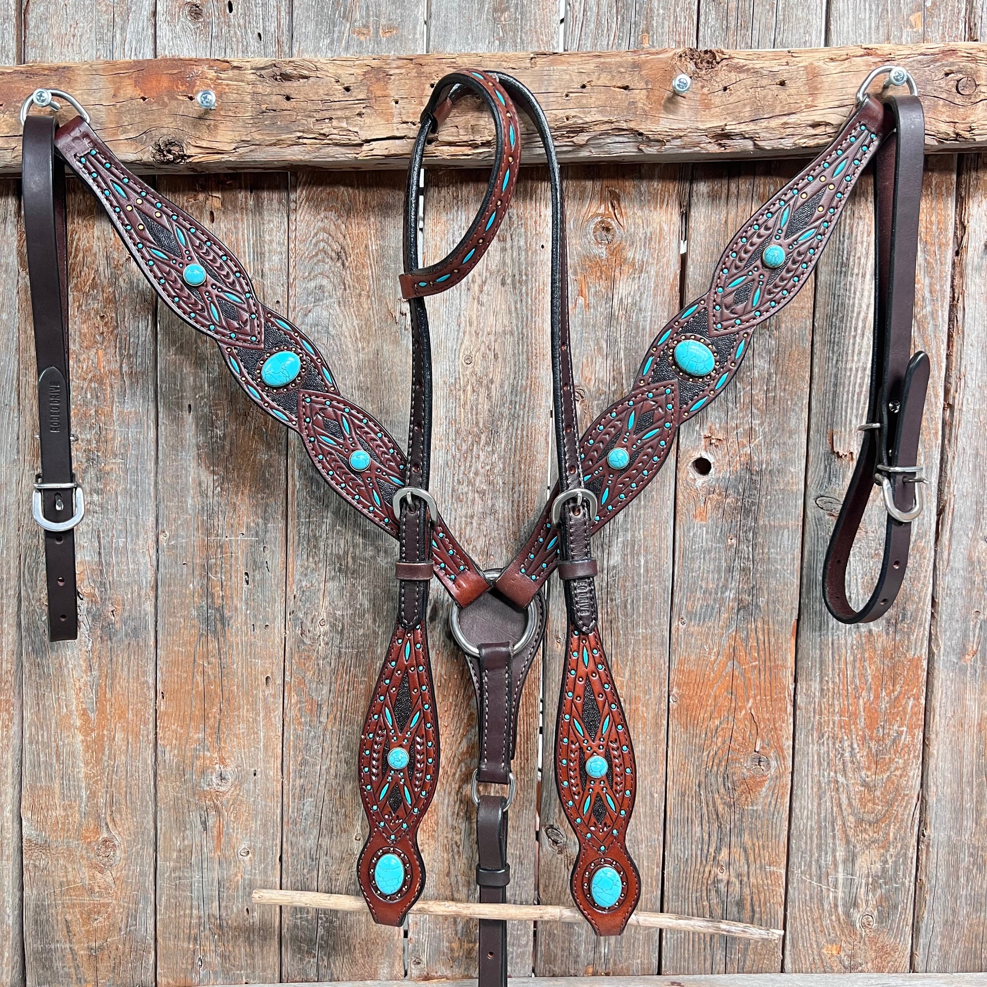 Dark Oil Hand Painted Turquoise Cabochons One Ear and Breastcollar Tack Set 