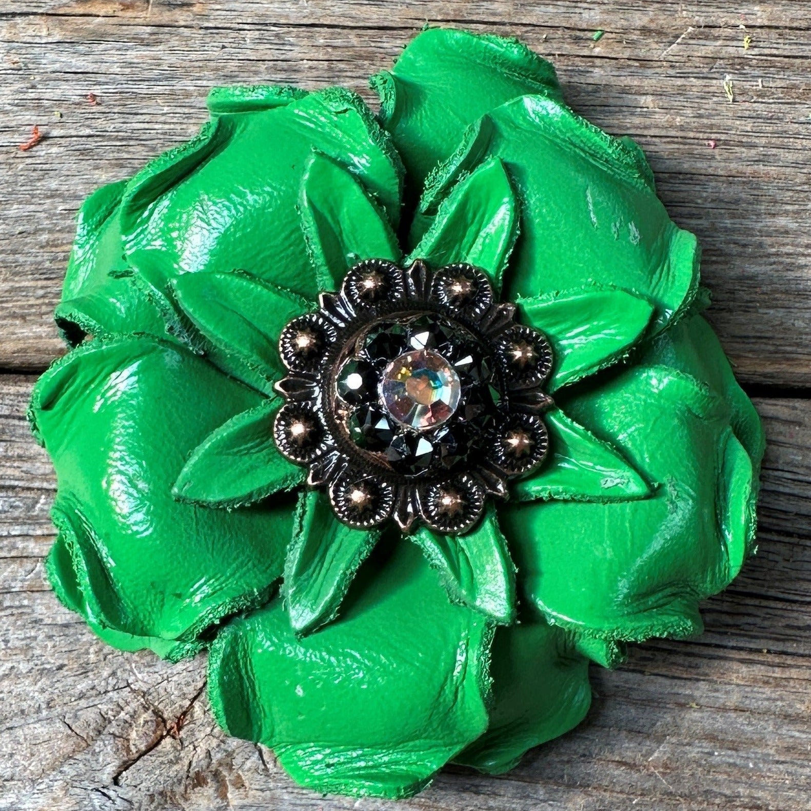 Neon Green Gardenia Flower With Copper AB &amp; Jet 1&quot; Concho