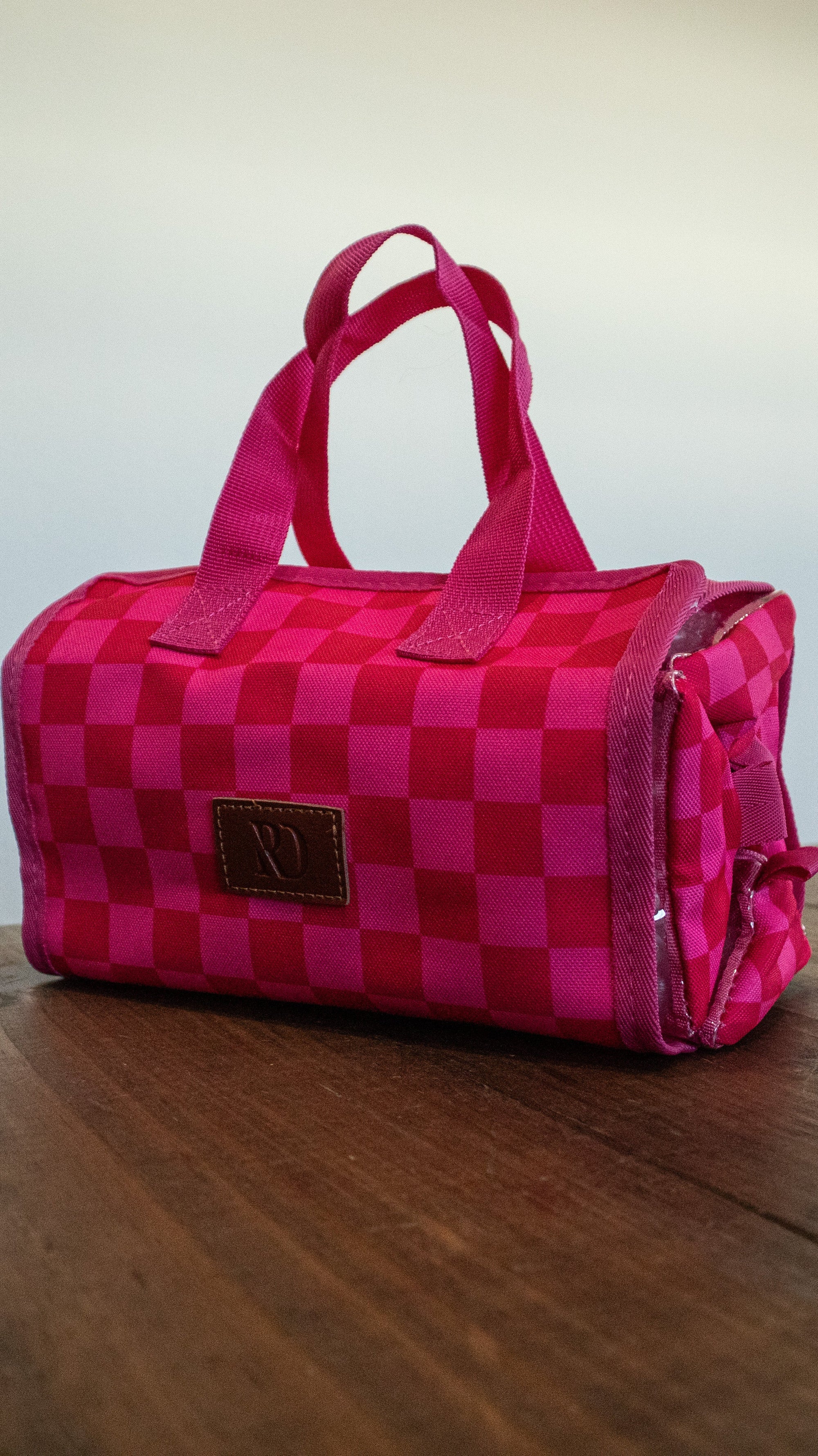 THE ESSENTIAL TOILETRIES TRAVEL BAG