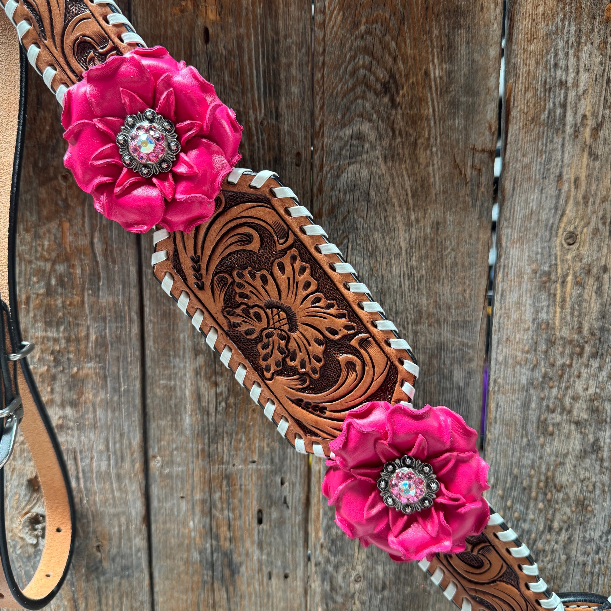 Light Oil Whipstitch Pink and White One Ear &amp; Breastcollar Tack Set 