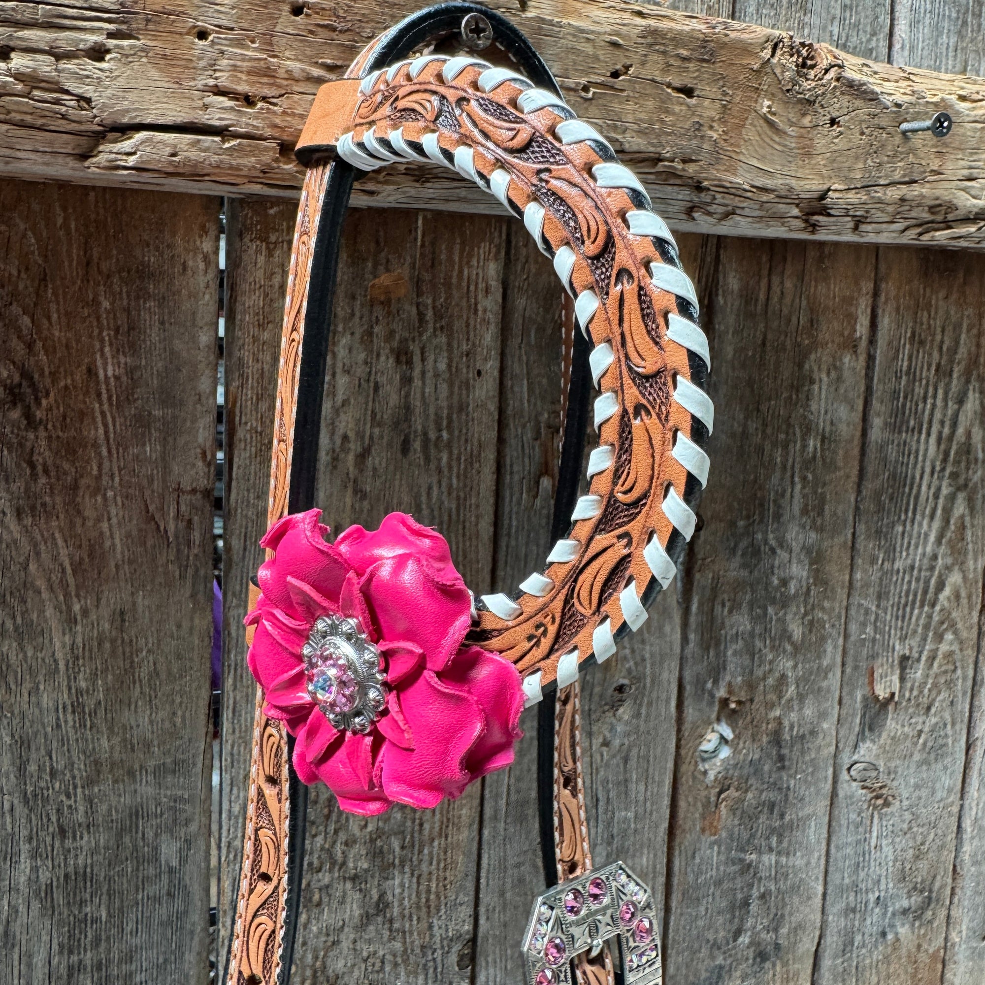 Light Oil Whipstitch Pink and White One Ear &amp; Breastcollar Tack Set 