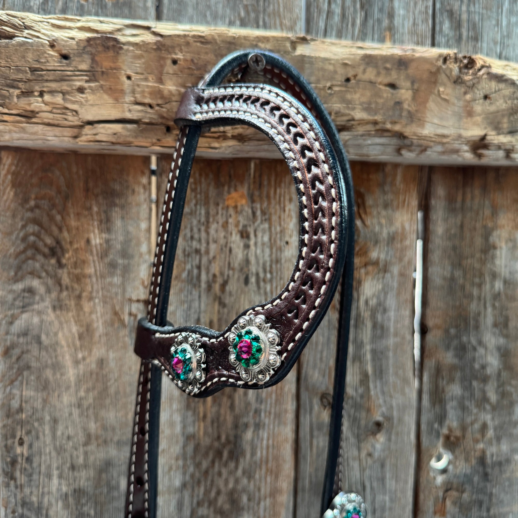 Dark Oil Basketweave Fuchsia, Clear, Emerald Browband/One Ear Tack Set  