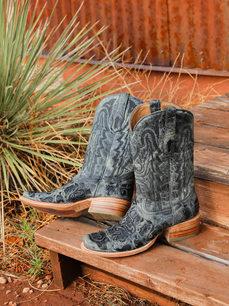 A4338 - MEN&#39;S BLACK ALLIGATOR INLAY EMBROIDERY NARROW SQUARE TOE COWBOY BOOT