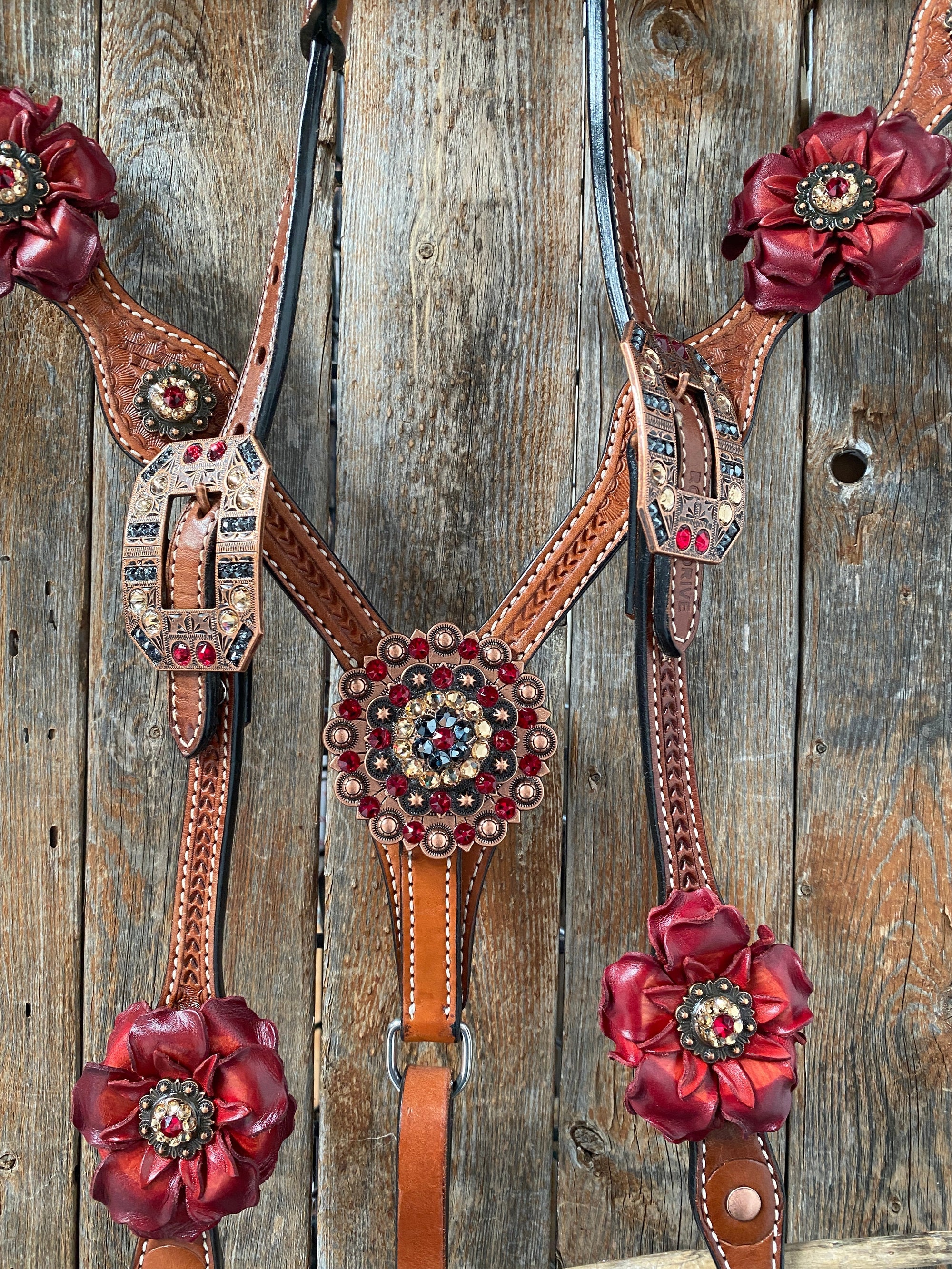 Light Oil Basketweave Champagne and Red One Ear &amp; Breastcollar Tack Set 