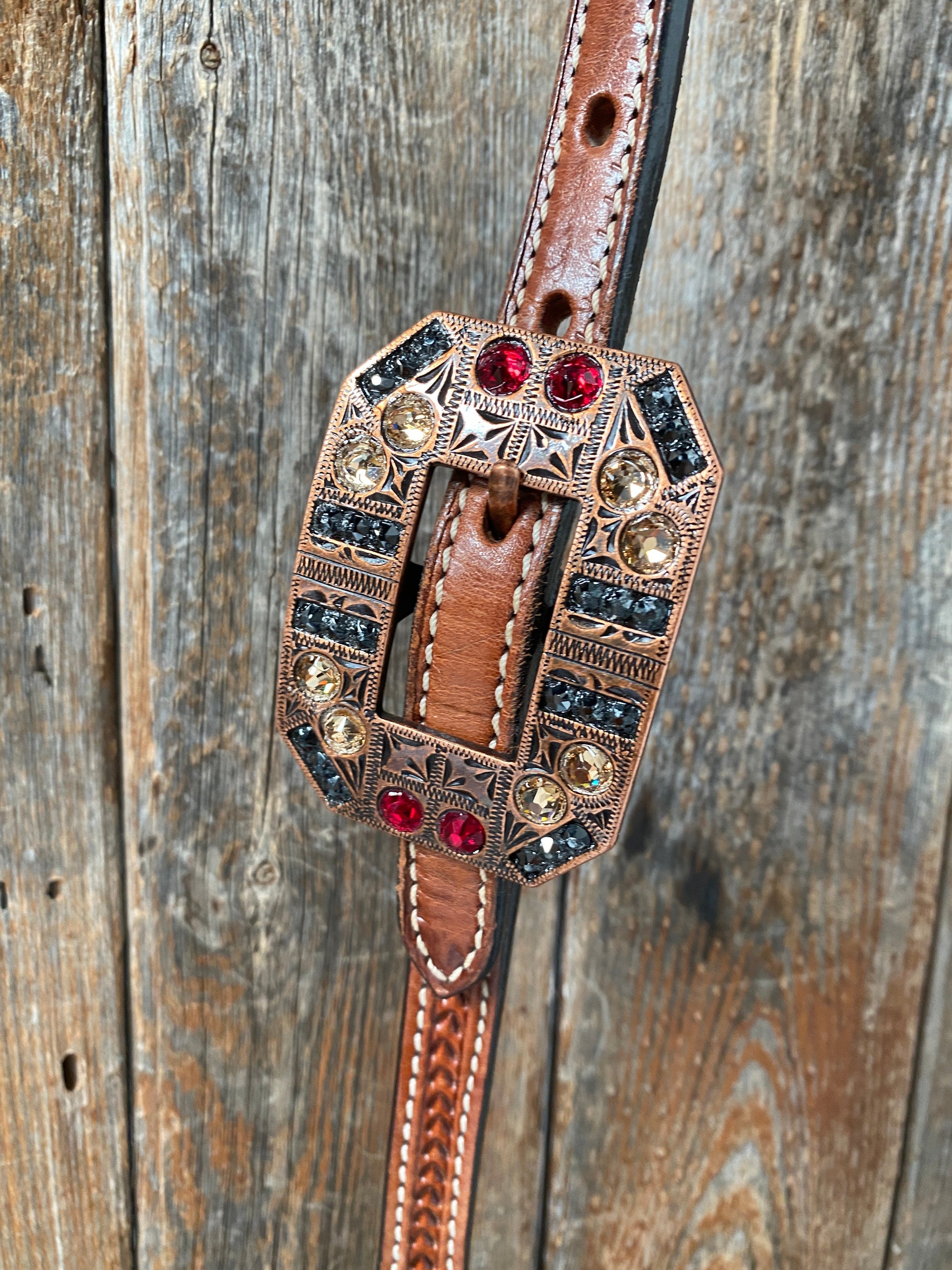 Light Oil Basketweave Champagne and Red One Ear &amp; Breastcollar Tack Set 