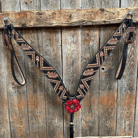 Feathered Arrow Ruby One Ear/ Breastcollar Tack Set