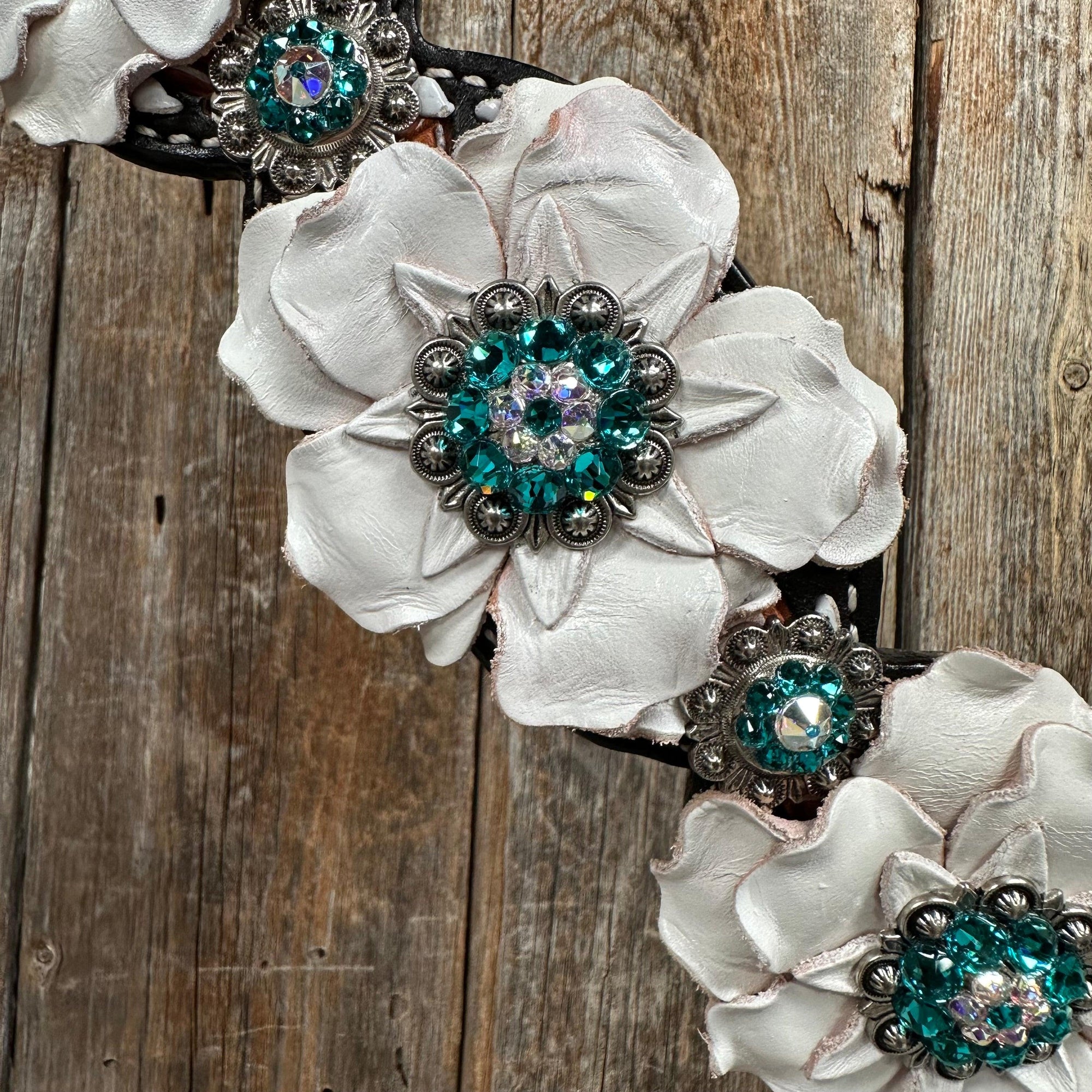 Classic Teal &amp; White One Ear / Breastcollar Tack Set 
