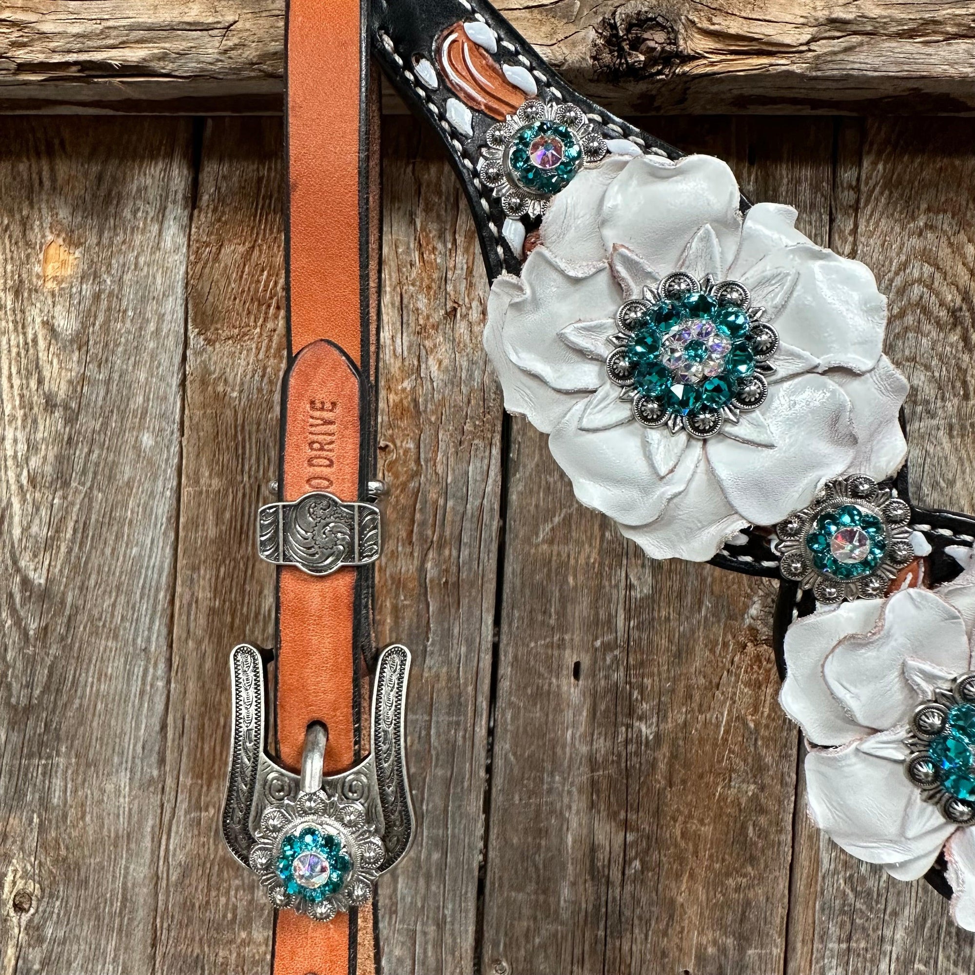 Classic Teal &amp; White One Ear / Breastcollar Tack Set 