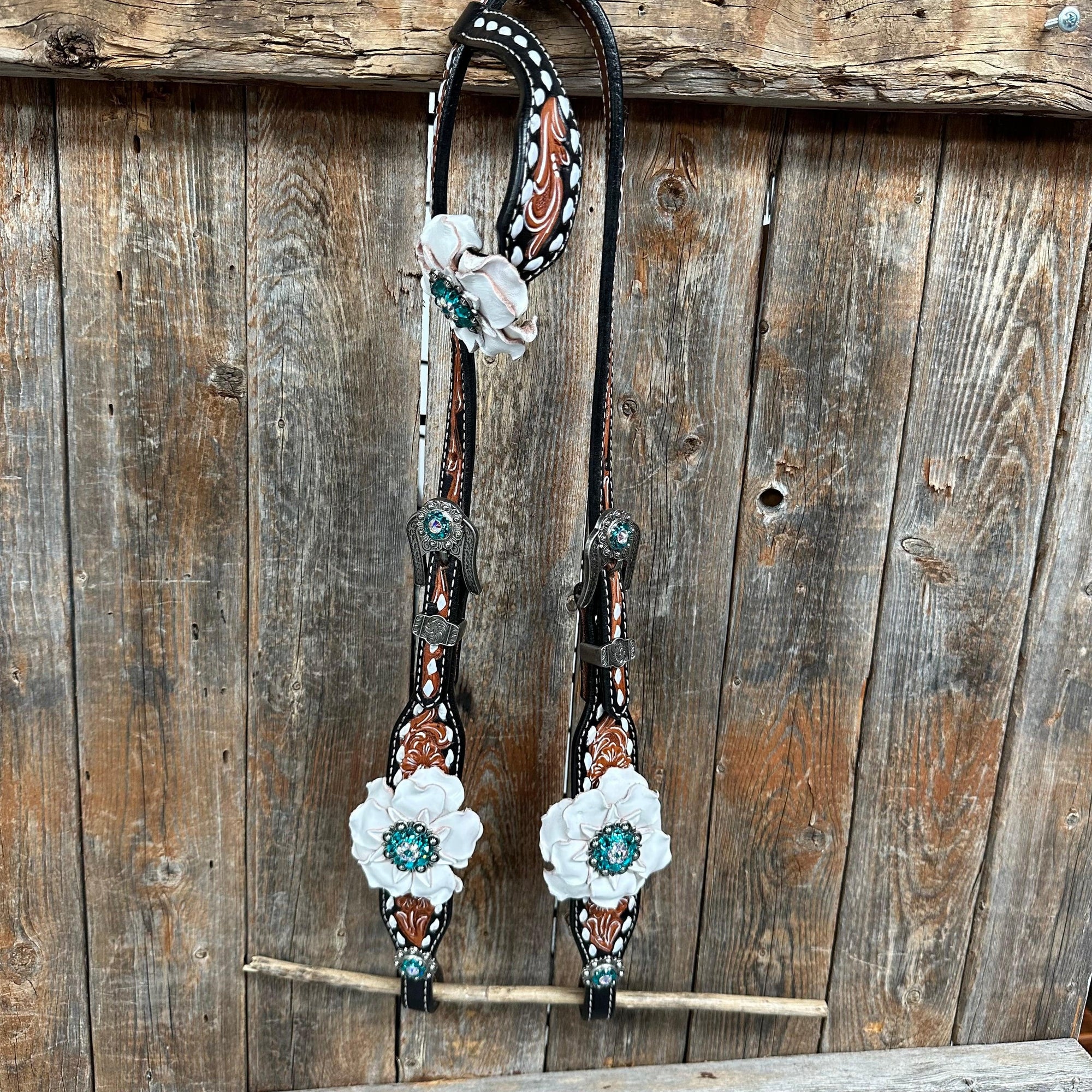Classic Teal &amp; White One Ear / Breastcollar Tack Set 