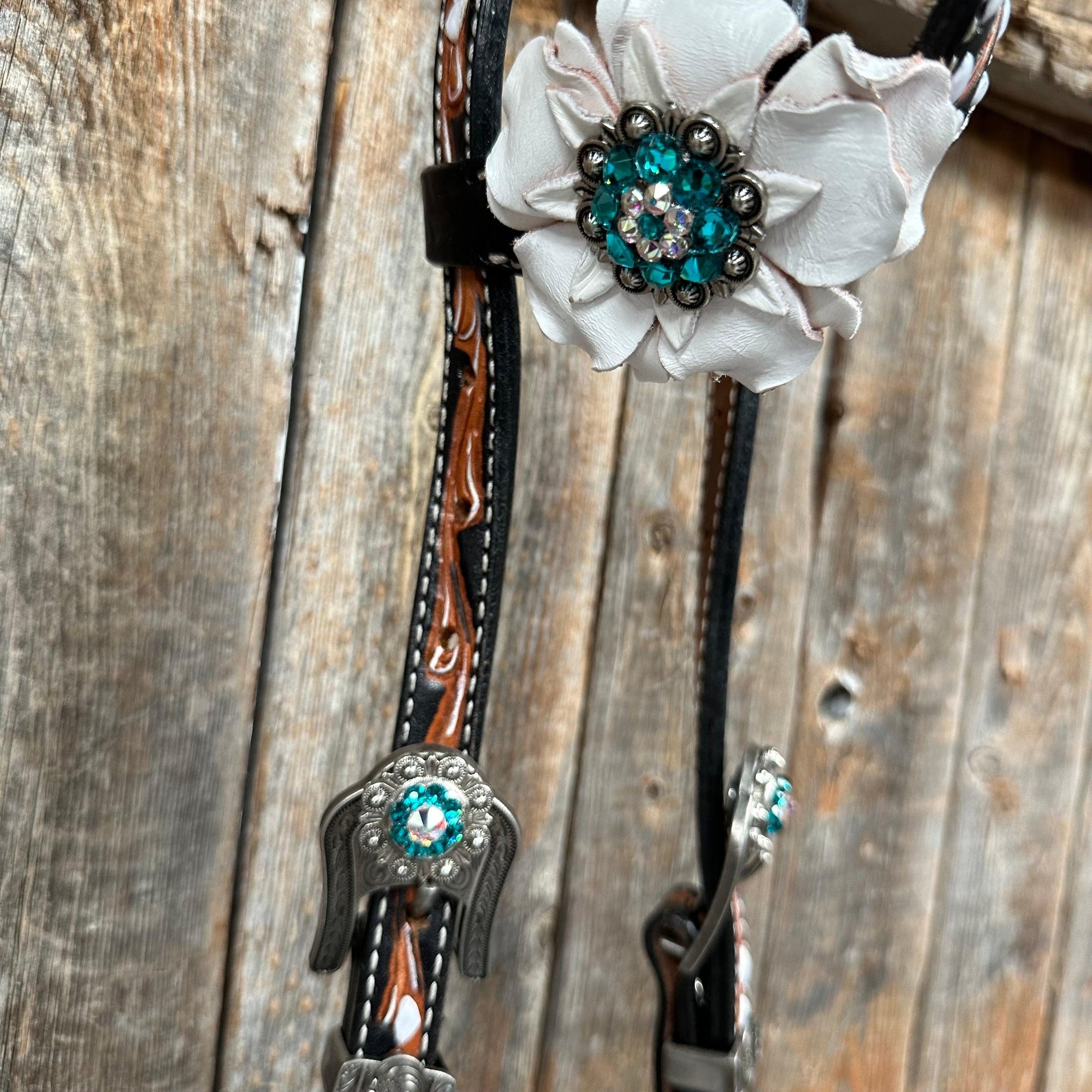 Classic Teal &amp; White One Ear / Breastcollar Tack Set 