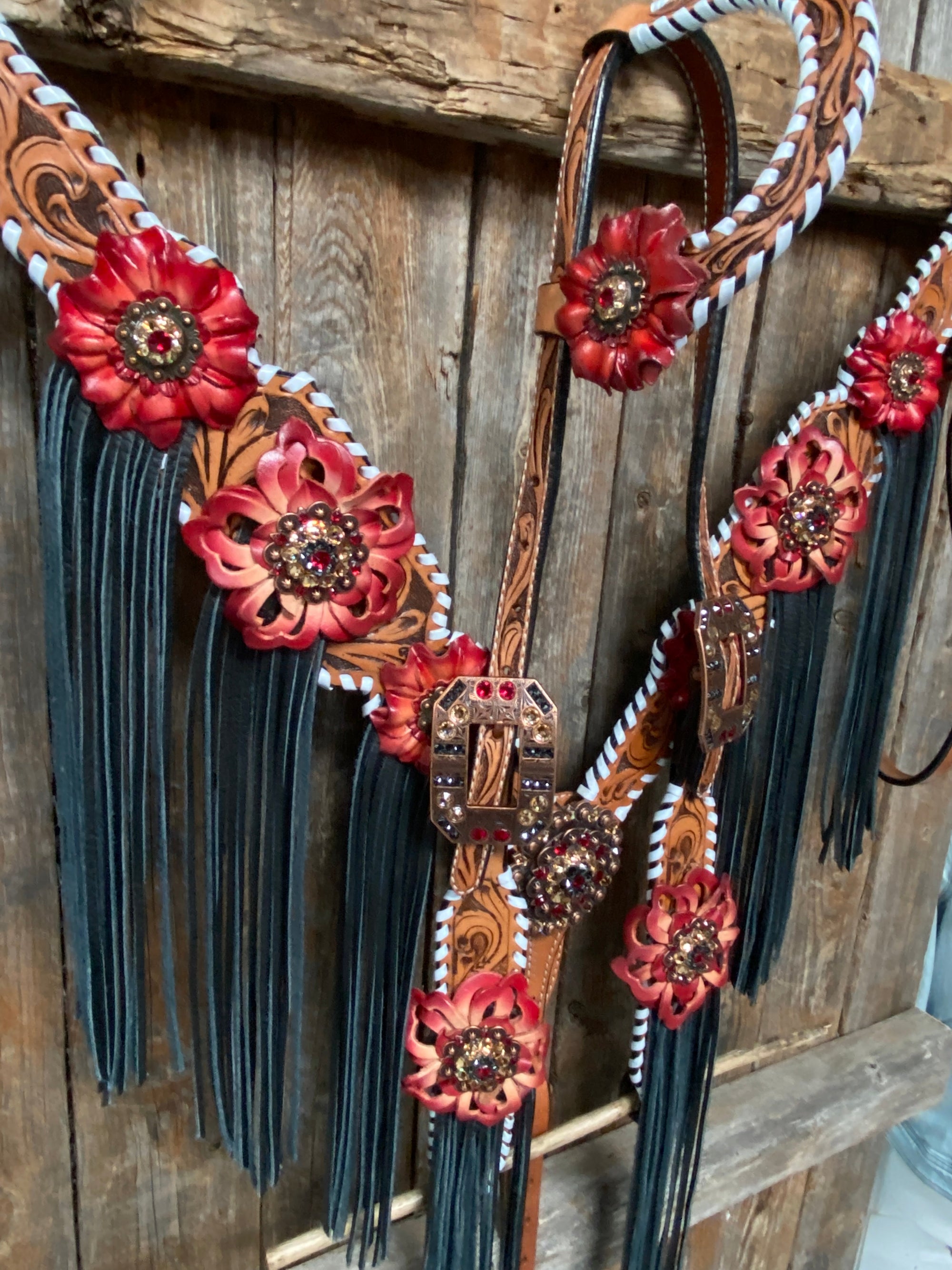 Light Oil Whipstitch Black and Red One Ear &amp; Breastcollar Tack Set 