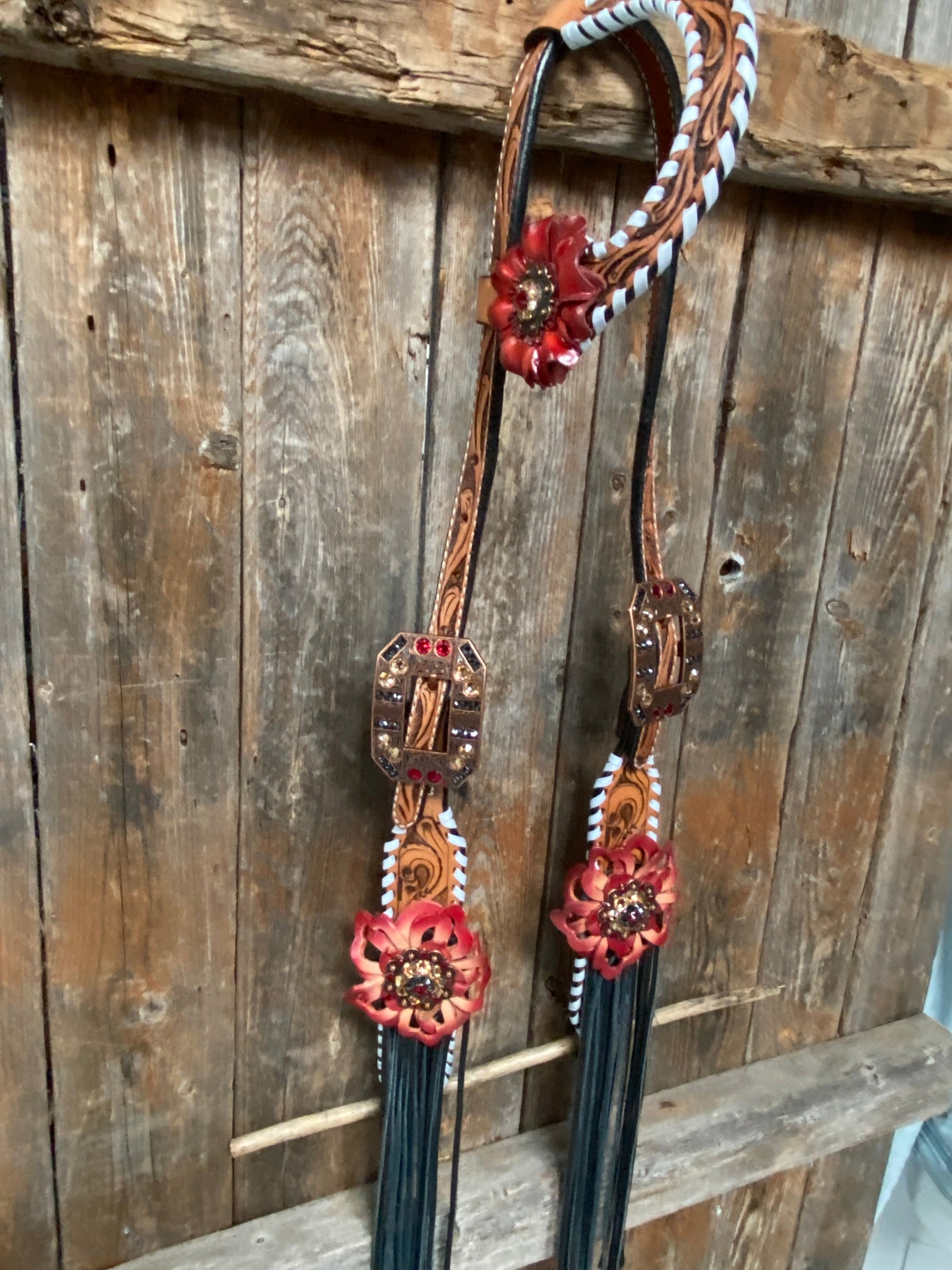 Light Oil Whipstitch Black and Red One Ear &amp; Breastcollar Tack Set 