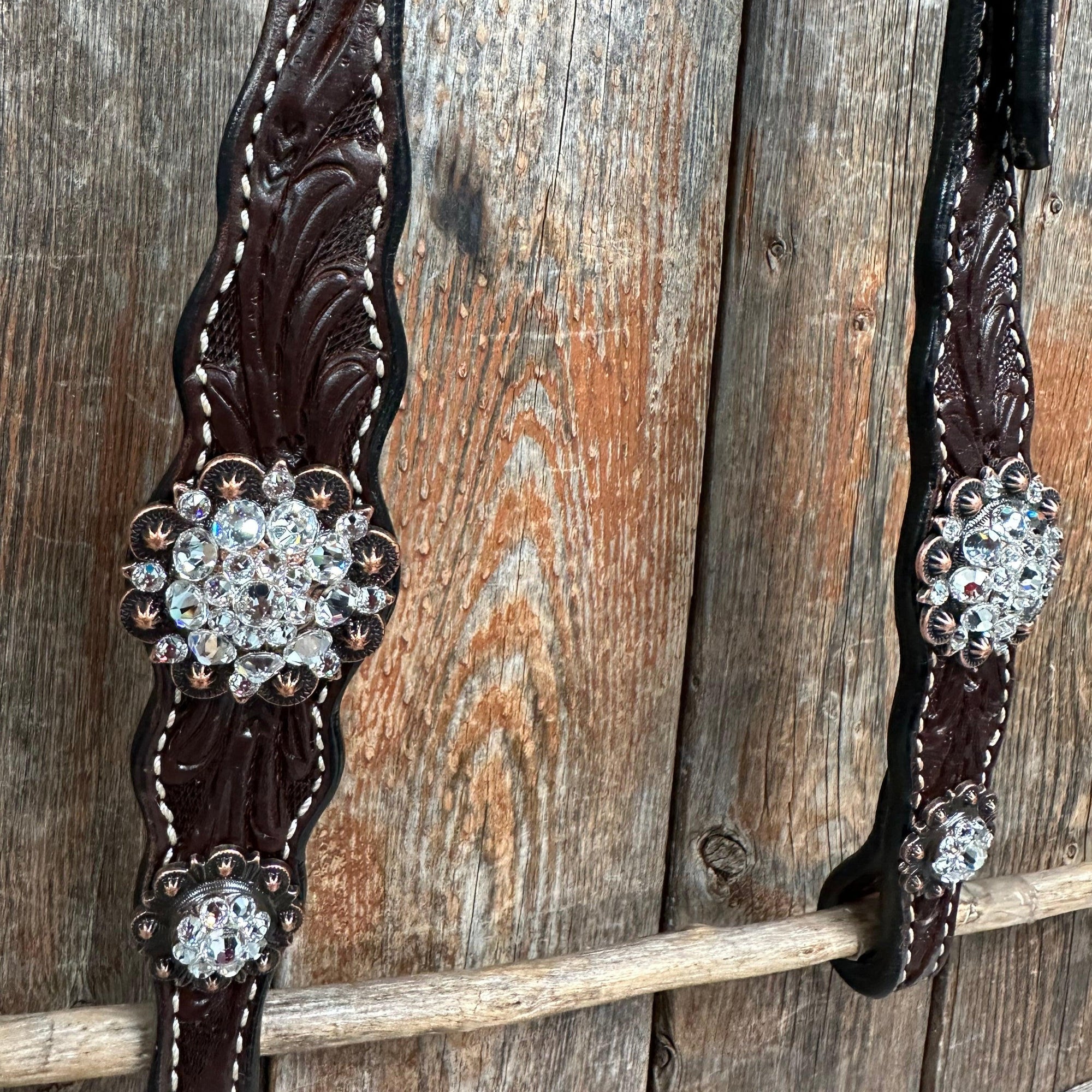 Dark Oil Floral Clear One Ear/ Breastcollar Tack Set 