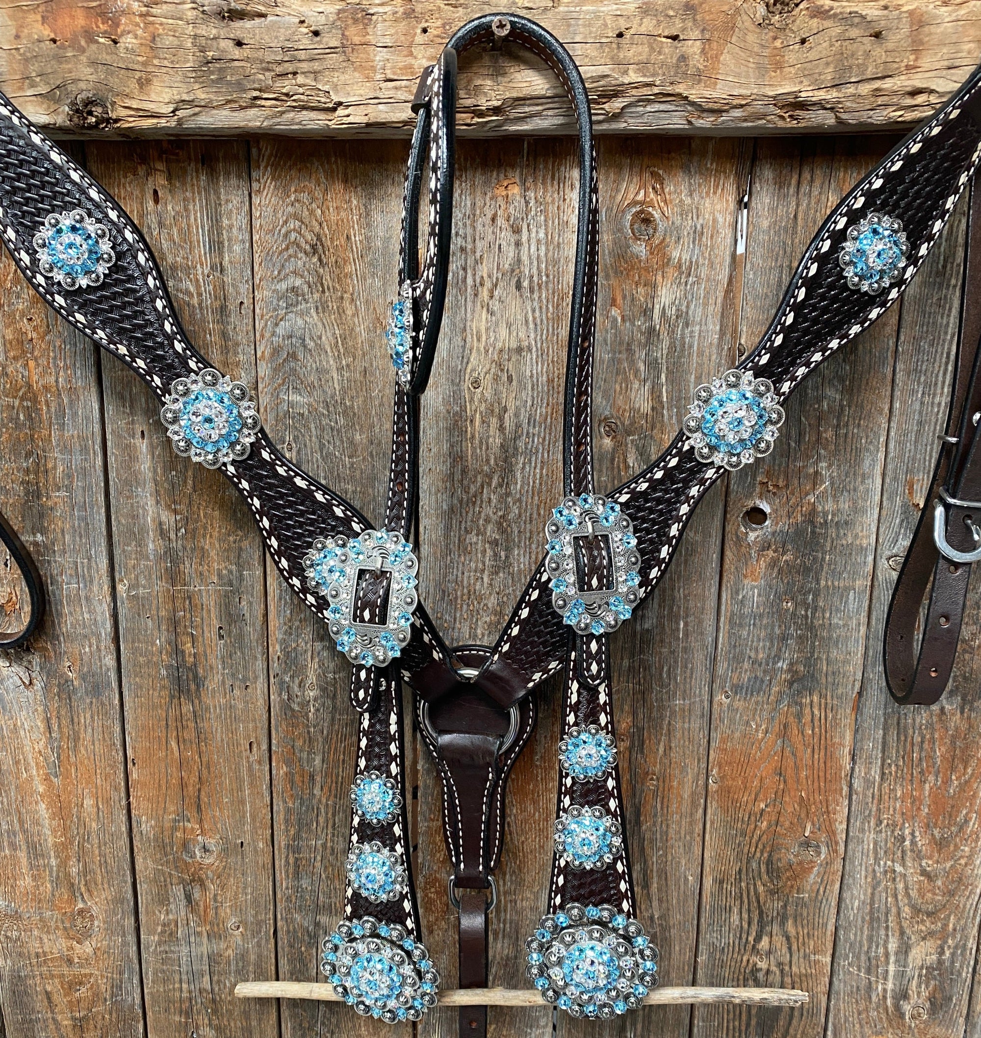 Dark Oil Buckstitch Aqua and Clear One Ear &amp; Breastcollar Tack Set 