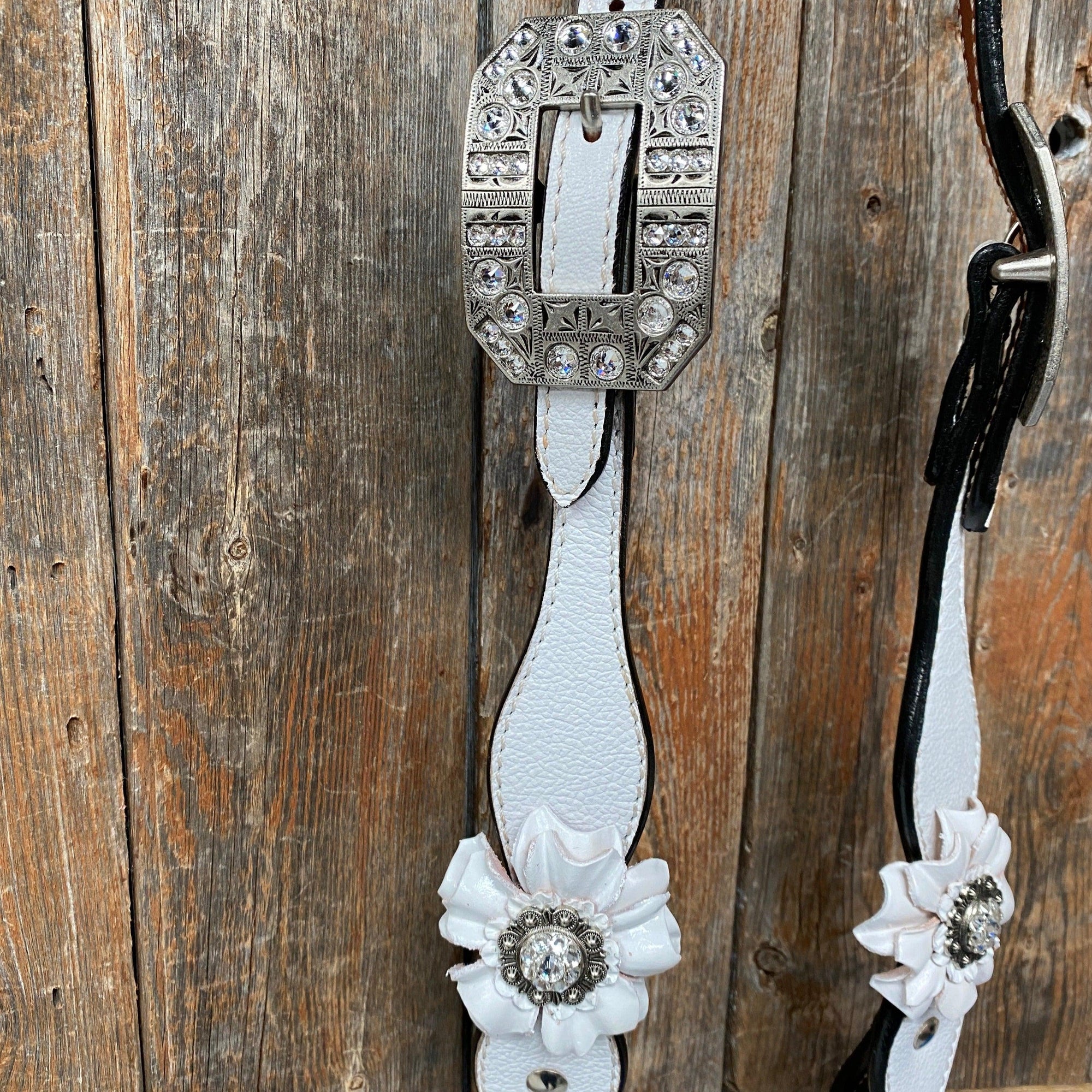 White Floral One Ear &amp; Breastcollar Tack Set 