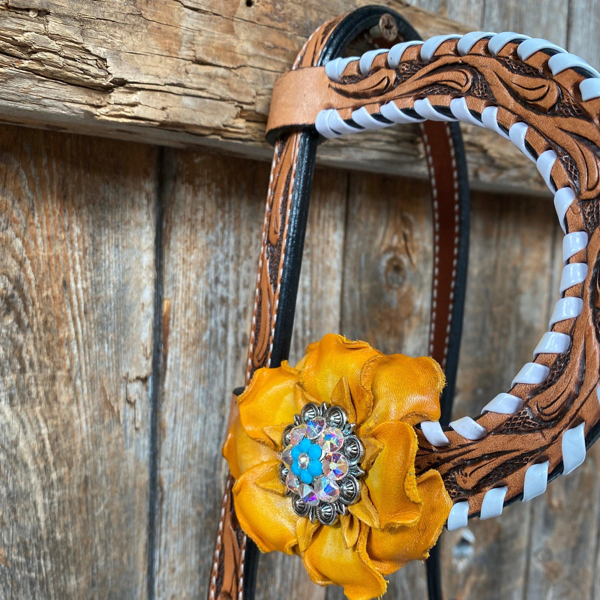 White Whipstitch Yellow and Turquoise Browband/One Ear Headstall &amp; Breastcollar Tack Set 