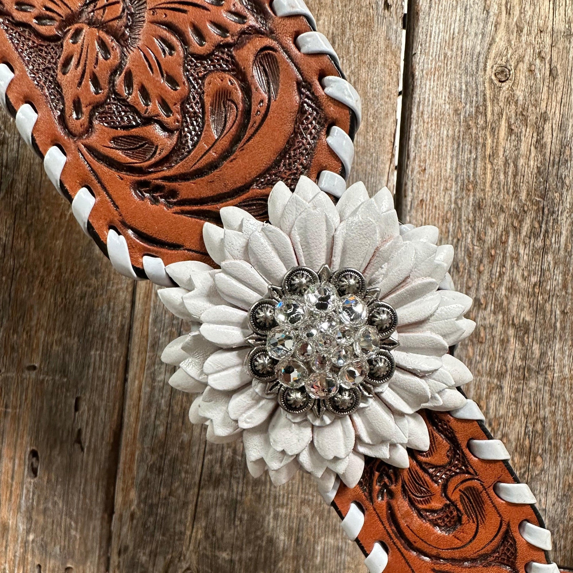 Light Oil Whipstitch White Daisy One Ear/ Breastcollar Tack Set 