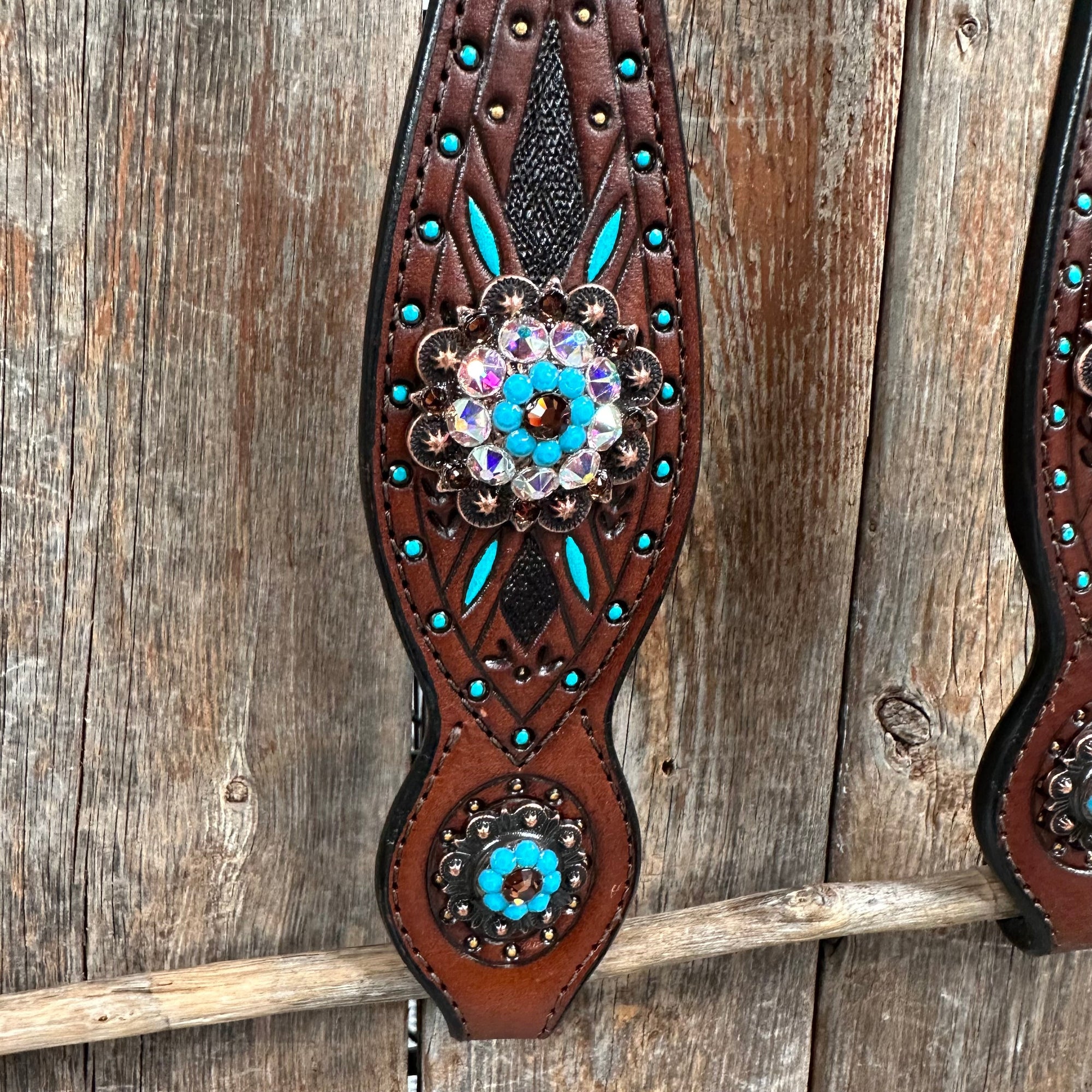Dark Oil Hand Painted Antique Silver Turquoise One Ear and Breastcollar Tack Set 
