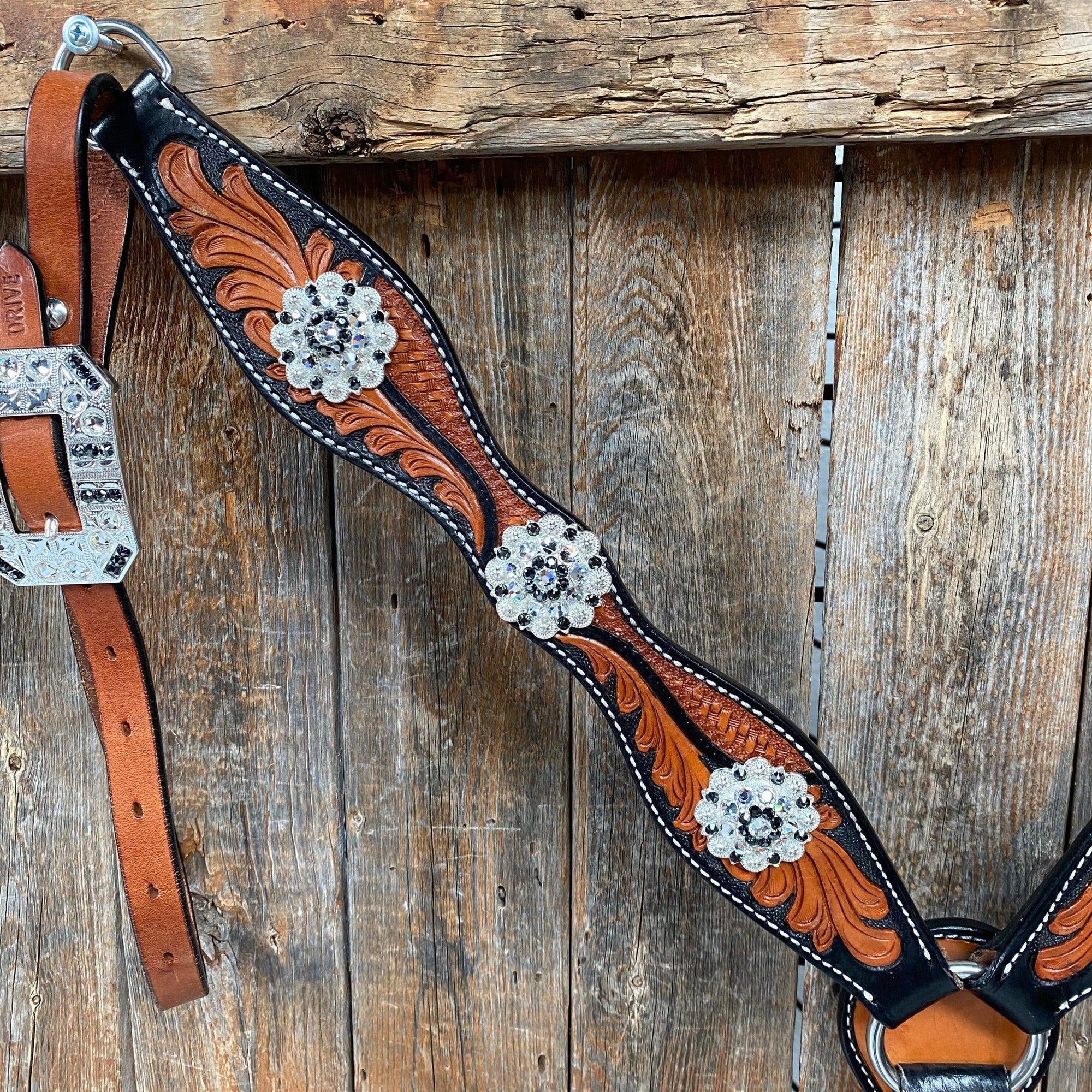 Two Tone Leaf Jet and Clear One Ear &amp; Breastcollar Tack Set 